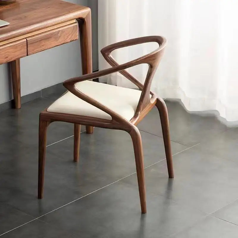Linnéa Chair